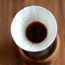 Café siendo preparado con un V60