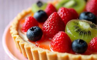 Tarteleta de frutas frescas con masa crujiente